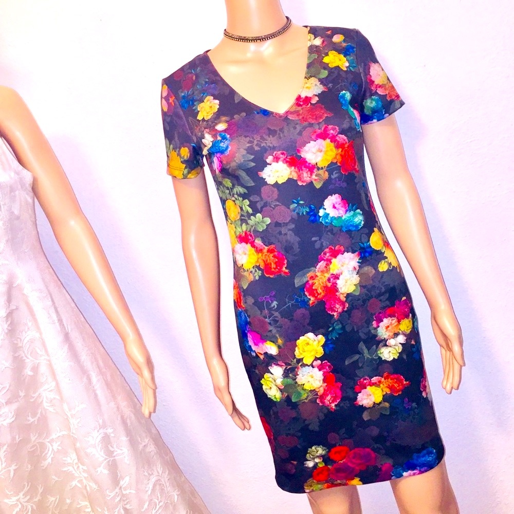 10082 Floral dress size S